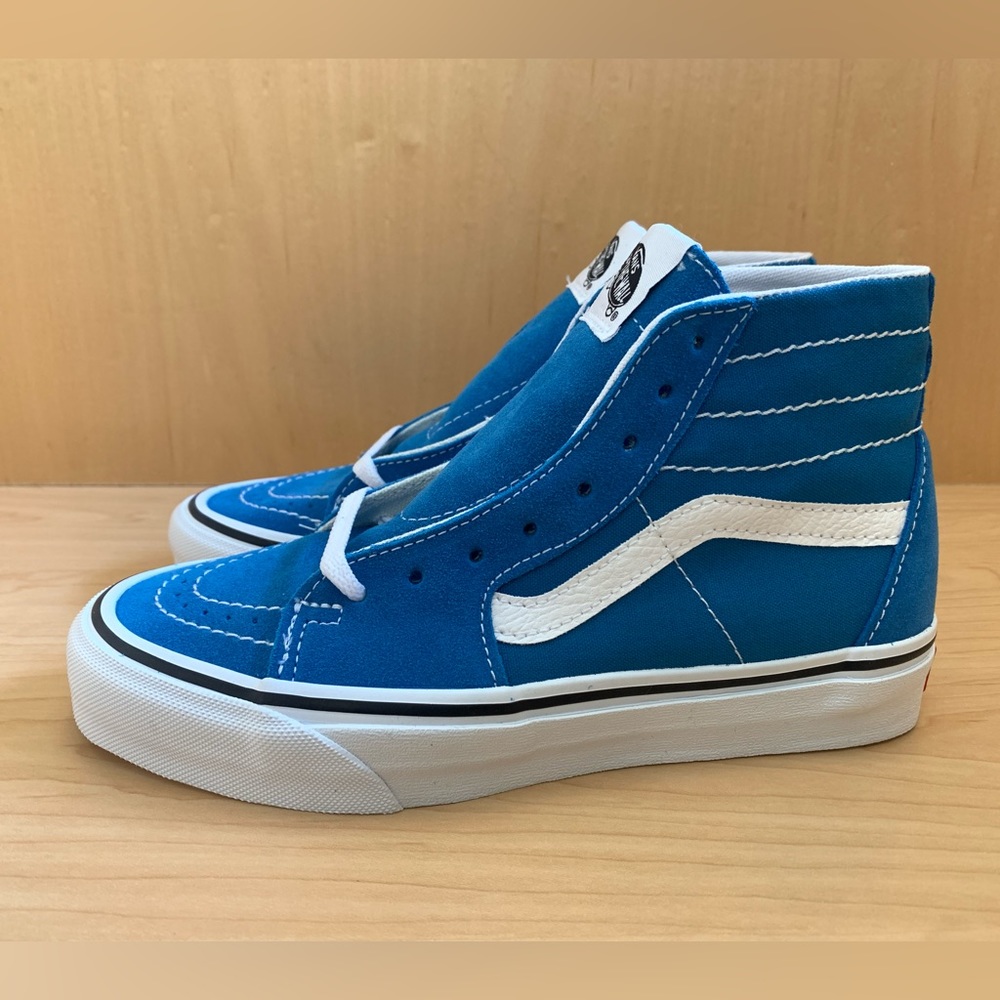 Vans - Picture 4 of 15